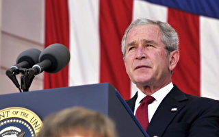 国殇日  布什总统赞扬军人奉献精神