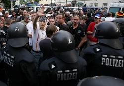 欧洲国家杯德波战前夕  百余德国足球迷被捕