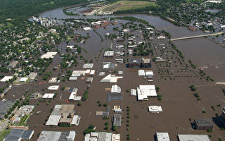 洪水威脅愛州首府 居民撤離 多州受影響
