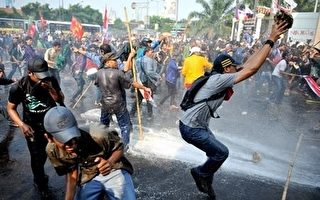印尼抗议油价暴涨  警民发生激烈冲突