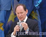 歐洲議會副主席 愛德華 麥克米蘭-斯考特先生(Edward McMillan-Scott)在國際大赦舉辦的活動上講話(攝影:李孜/大紀元)