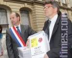 法国议员、AI向中使馆递交十万抗议签名
