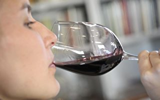 健康生活：喝红酒真能延年益寿吗？