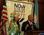 波士顿市长曼宁诺呼吁选民踊跃选举登记。(摄影：陆文蕾/大纪元)