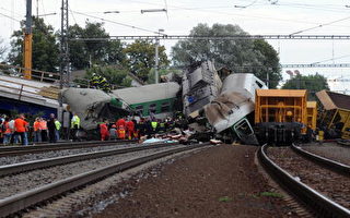 捷克火車出軌 最少10死逾百人傷