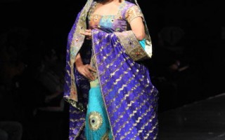 组图：巴基斯坦服装展 中东风情浓厚