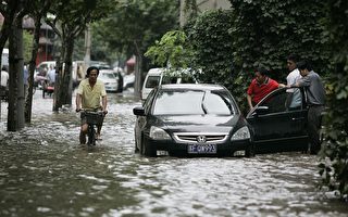 上海遭百年一遇暴雨 逾万民居进水