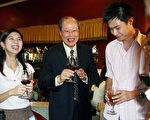 慶記者節經文處設宴聯誼