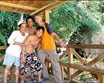 就是爱台味 德青年骑机车环岛