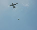 屏大武營傘兵隊傘跳 空中翱翔壯觀