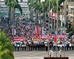 高縣升旗賀國慶  民眾鐵馬與會倡節能
