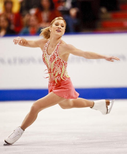 国际花式滑冰赛渥太华站罗切特女短曲领先 大纪元