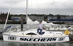 挑战帆船环球一周最年轻纪录　英青少年启航