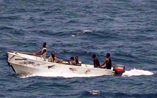 索马里海盗让全世界头疼 超级油轮被劫