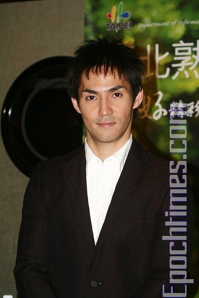 中孝介推廣北市觀光 獻唱「野玫瑰」秀中文 | 大紀元