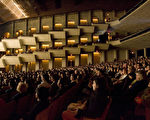 2009年1月14日晚神韻國際藝術團在加州庫市第3場演出 (攝影:季媛 / 大紀元)