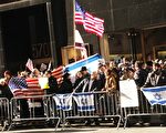 昨日﹐曼哈顿时代广场以色列支持者与哈马斯的支持者对峙。（摄影﹕黎新/大纪元）