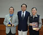 东港文化志工 获文建会金、铜质奖
