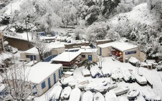 组图：欧洲遭暴雪袭击 至少10人死亡