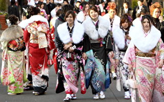 组图：日本青年喜迎“成人日”  秀和服