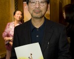 华声报发行人：看神韵演出很感动
