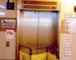 工会促电梯维修应两工人负责