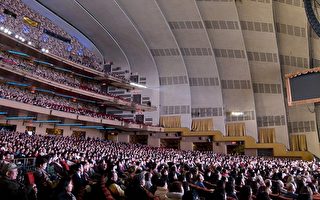 神韻紐約首場 名流盛讚頂級 華人淚流不止