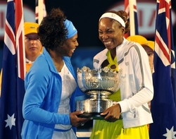 澳网 大小威拿下生涯第八座大满贯女双冠军