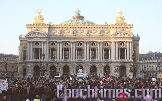 组图：法国全国大罢工 “社会危急”
