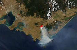 澳洲气温下降 野火获得控制
