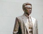 矍秋白/ 网络图片