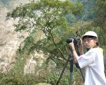 小志工纪录国土被毁容颜