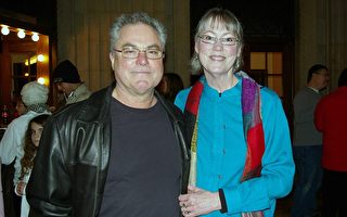 公司副總裁Don Lehman及妻子Caroline觀看了2月4日晚在明尼阿波利斯的神韻演出（攝影：周行/大紀元）。
