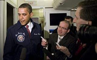 首次搭乘“拉风的”空军一号　奥巴马好乐