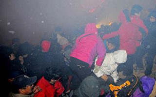 组图：韩国元宵庆典引发火灾