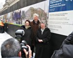 2月20日下午，多伦多市长苗大伟和两位市议员在市中心联合车站（Union station）宣布启动步行天桥重建工程。（摄影：岳云宇/大纪元）
