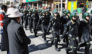 藏区请愿四起 当局下通牒令示威藏人自首
