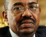 国际刑事法庭列举七项罪行，逮捕苏丹总统巴席尔。图为现任苏丹总统巴席尔（Omar al-Beshir）。﹝AFP PHOTO/KHALED DESOUKI﹞