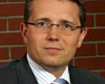波蘭醫藥集團公司總裁史偉卓夫斯基先生（Jacek Szwajcowski）（维基百科）