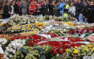 意大利为地震死难者举行集体葬礼