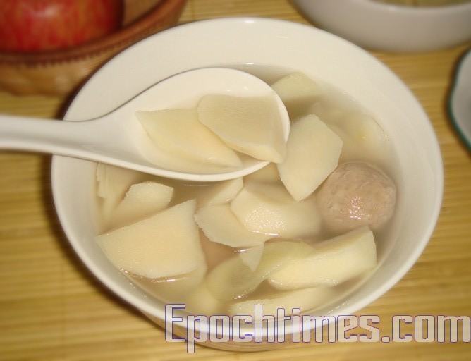 竹筍湯是夏日鮮甜爽口的湯品。示意圖。(林秀霞/大紀元)