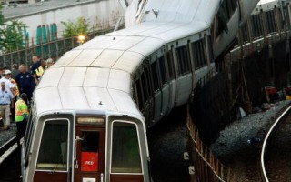 华盛顿DC地铁追撞 至少9死76伤