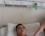 疑手術失誤 重慶患者家屬提刀狂追醫生