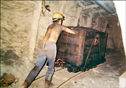礦福會億元資產 老礦工爭專用