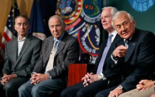 美庆祝登月40周年  奥巴马接见三位太空人