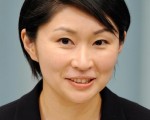 35岁的小渊优子是前首相小渊惠三的女儿，因外型甜美、口齿清晰，有人称她是政坛女星松嵨菜菜子。(法新社)