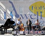 新奥尔良爵士乐队Dr. Michael White'$$s Original Liberty Jazz Band。(摄影：杨天仪/大纪元)