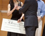 组图：2009全世界华人小提琴大赛金奖得主周颖风采