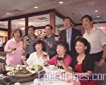 大芝加哥侨学各界新年晚会举行答谢宴