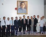 中华公所获赠巨幅国父油画
